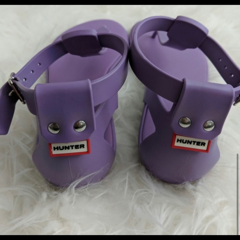 Hunter lavender t-bar sandals.